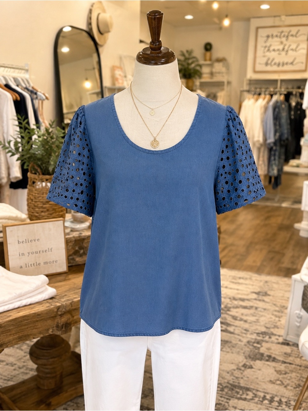 Marissa Olivia Blue Tencel Blend Eyelet Sleeve Top – Women’s Large